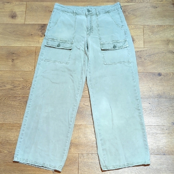 American Eagle Women’s Green Skater Regular Cut Pants Soft Cargo Pockets sz 6 - Picture 1 of 9